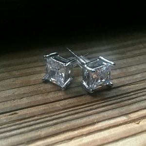 *NWOT* Silver Square CZ Diamond earrings